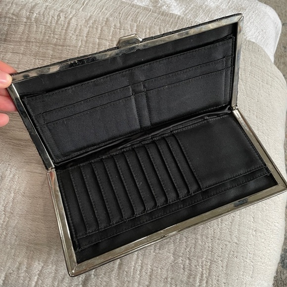 BLACK Travel Wallet - Picture 3 of 4